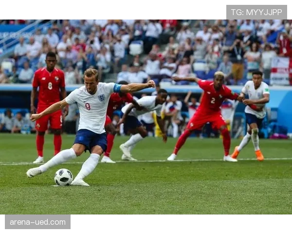 凯恩后期射门效率下滑与卢卡库多点串联能力的对比分析